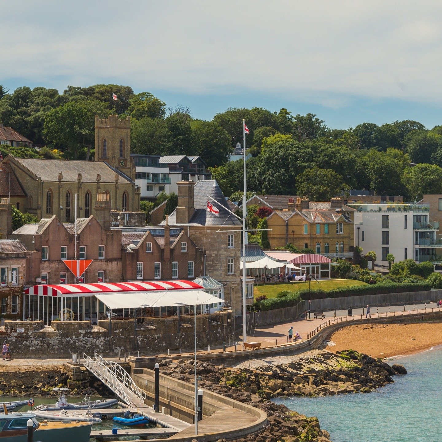 🌊 Stay at The Caledon for Cowes Week 2025! ⛵
Cowes Week 2025 (2nd-8th August) is the ultimate sailing event on the Isle of Wight! Whether you're racing or just enjoying the atmosphere, The Caledon Guest House is your perfect base&mdash;just a short 